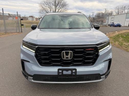 Teal 2025 Honda Pilot TrailSport
