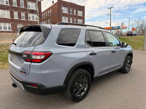 Teal 2025 Honda Pilot TrailSport