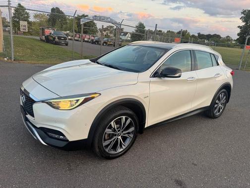 2018 INFINITI QX30 Premium