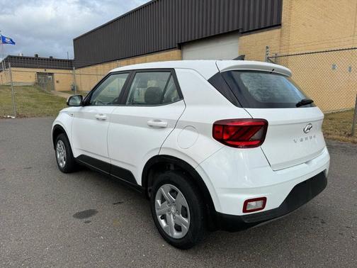 2020 Hyundai VENUE SE