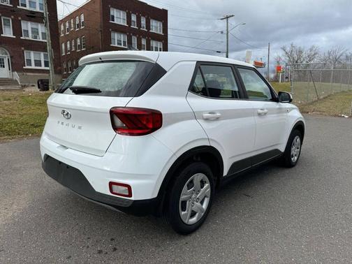 2020 Hyundai VENUE SE
