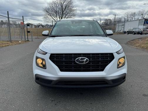 2020 Hyundai VENUE SE