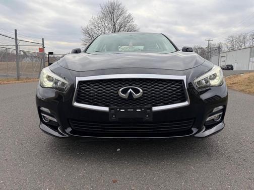 2015 INFINITI Q50 Base