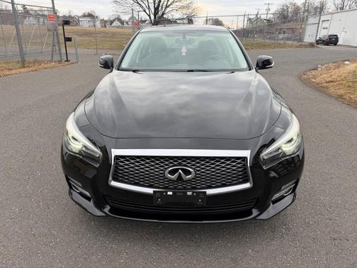 2015 INFINITI Q50 Base
