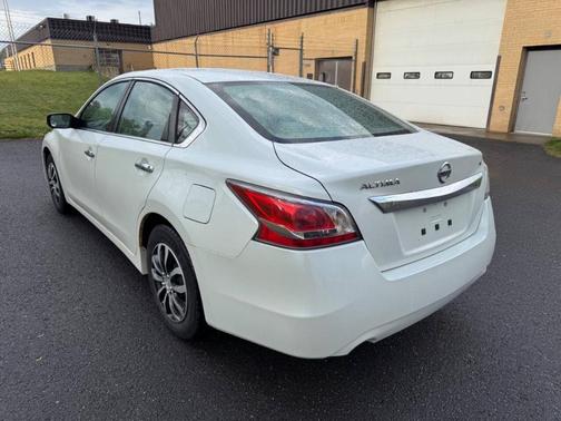 Pearl White 2015 Nissan Altima 2.5 S