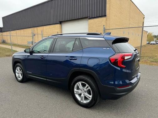 Marine Metallic 2022 GMC Terrain SLE