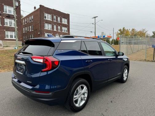 Marine Metallic 2022 GMC Terrain SLE