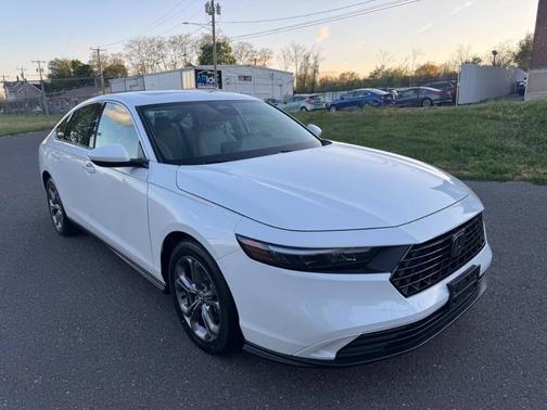 Platinum White Pearl 2023 Honda Accord EX