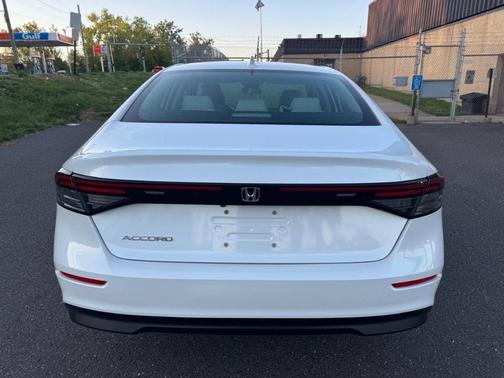 Platinum White Pearl 2023 Honda Accord EX