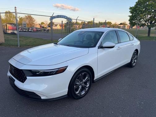 Platinum White Pearl 2023 Honda Accord EX