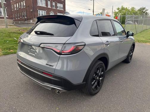 Urban Gray Pearl 2025 Honda HR-V Sport