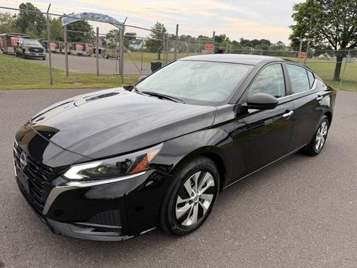Black 2024 Nissan Altima 2.5 S
