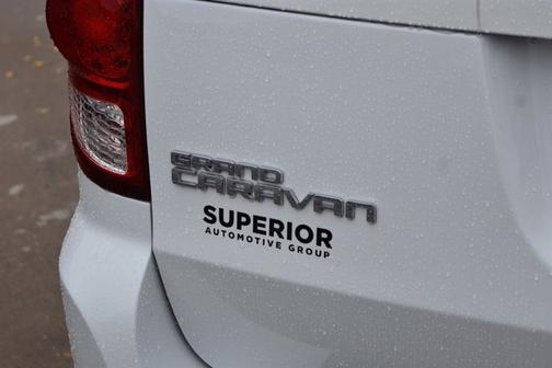 Photo 5 of 37 of 2018 Dodge Grand Caravan GT