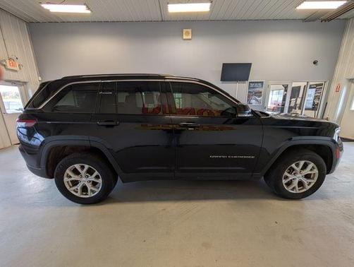 Diamond Black 2023 Jeep Grand Cherokee Limited