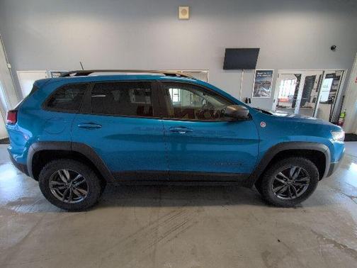Hydro Blue Pearlcoat 2021 Jeep Cherokee Trailhawk