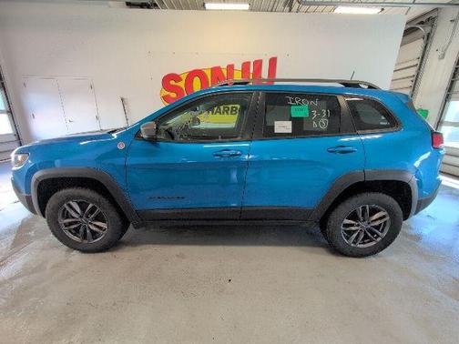 Hydro Blue Pearlcoat 2021 Jeep Cherokee Trailhawk