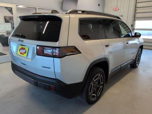 Silver Zynith Clearcoat 2026 Jeep Cherokee LAREDO/LIMITED