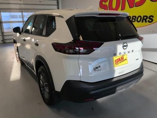 2021 Nissan Rogue S