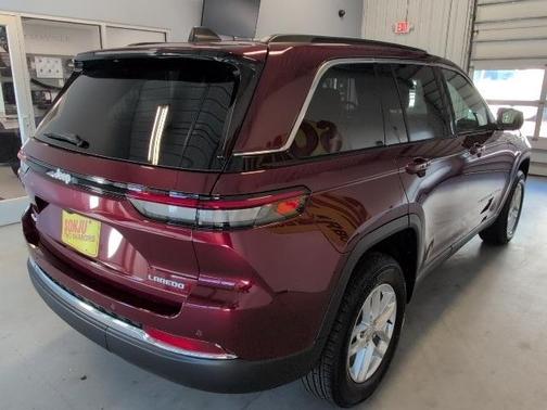 2025 Jeep Grand Cherokee Laredo X