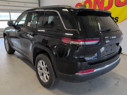 Diamond Black 2023 Jeep Grand Cherokee Limited
