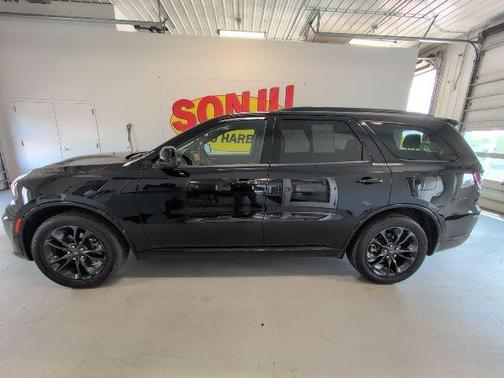 DB Black Crystal Clearcoat 2024 Dodge Durango R/T