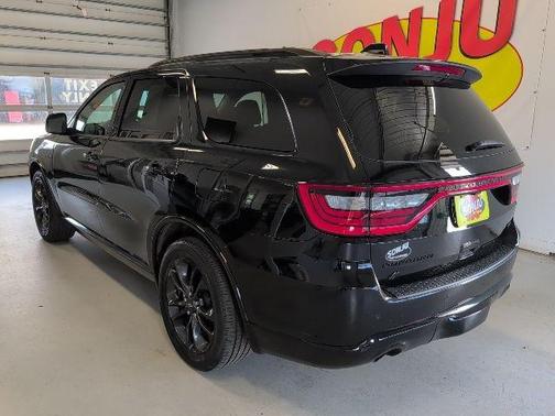 DB Black Crystal Clearcoat 2024 Dodge Durango R/T