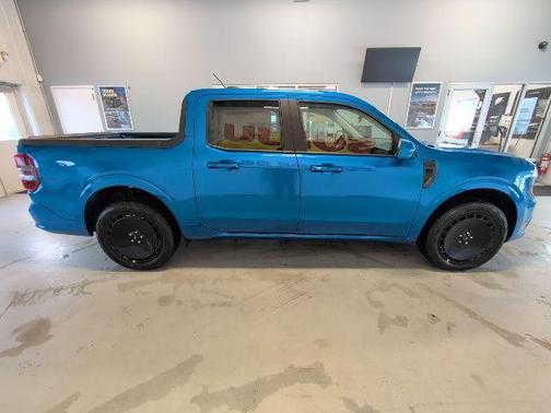 Velocity Blue 2026 Ford Maverick Lobo Standard