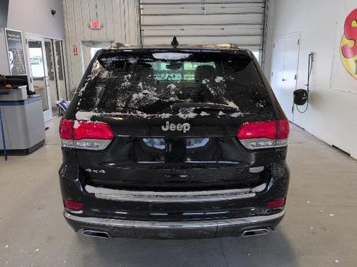 2021 Jeep Grand Cherokee Summit