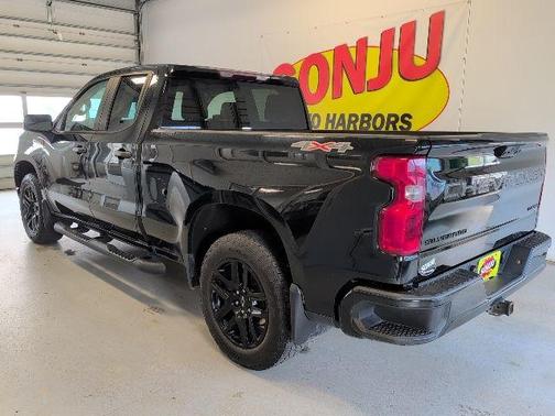 Black 2024 Chevrolet Silverado 1500 Custom