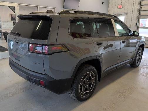 Sting Gray Clearcoat 2026 Jeep Cherokee LAREDO/LIMITED