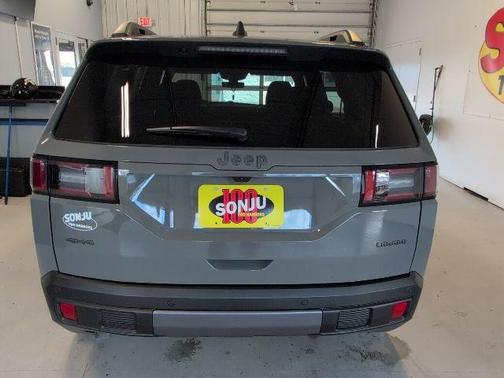 Sting Gray Clearcoat 2026 Jeep Cherokee LAREDO/LIMITED