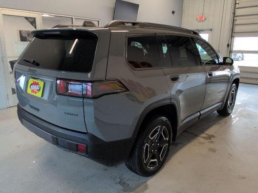 Sting Gray Clearcoat 2026 Jeep Cherokee LAREDO/LIMITED