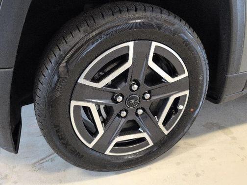 Sting Gray Clearcoat 2026 Jeep Cherokee LAREDO/LIMITED