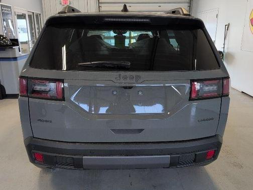 Sting Gray Clearcoat 2026 Jeep Cherokee LAREDO/LIMITED