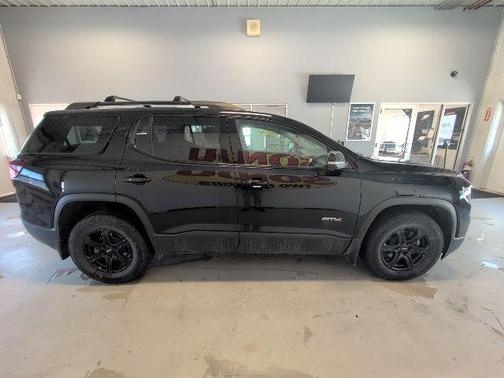 2022 GMC Acadia AT4