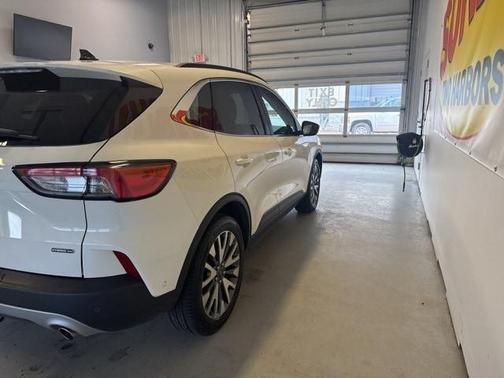 2020 Ford Escape Titanium Hybrid