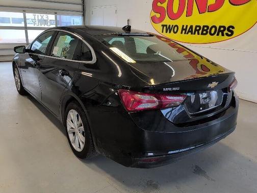 Mosaic Black Metallic 2022 Chevrolet Malibu LT