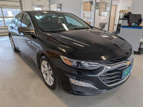 Mosaic Black Metallic 2022 Chevrolet Malibu LT