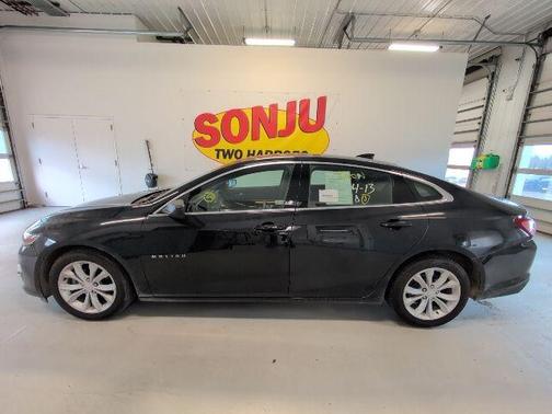 Mosaic Black Metallic 2022 Chevrolet Malibu LT