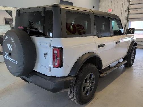 2023 Ford Bronco Base