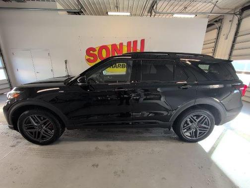 Agate Black Metallic 2026 Ford Explorer ST-Line