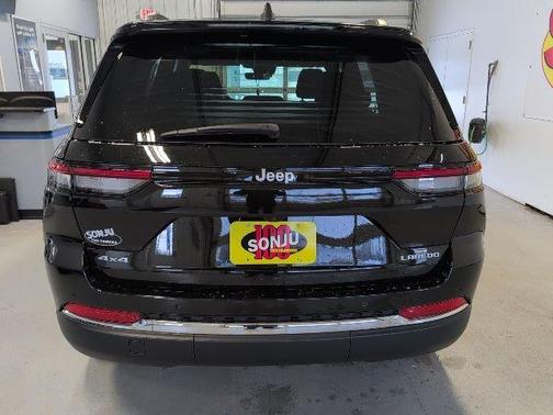 2026 Jeep Grand Cherokee Laredo