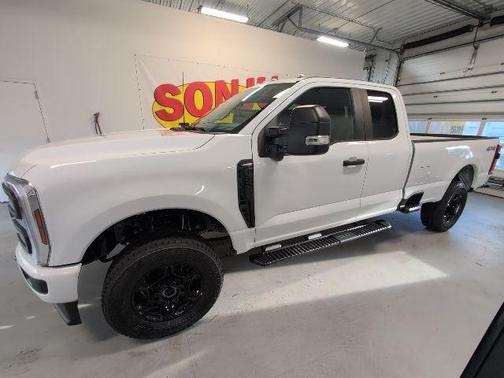 Oxford White 2026 Ford F-350 XL