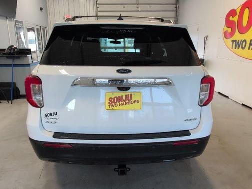 Oxford White 2021 Ford Explorer XLT