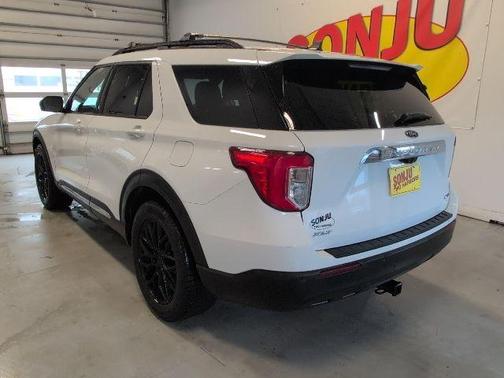 Oxford White 2021 Ford Explorer XLT
