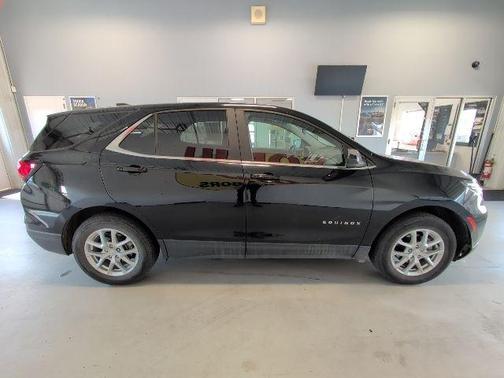 Mosaic Black Metallic 2023 Chevrolet Equinox 1LT