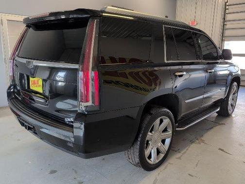 2018 Cadillac Escalade Luxury