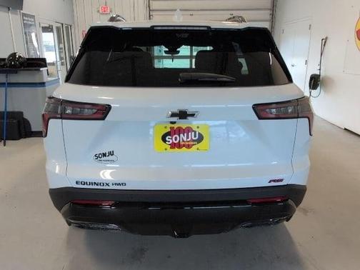 Polar White 2026 Chevrolet Equinox RS