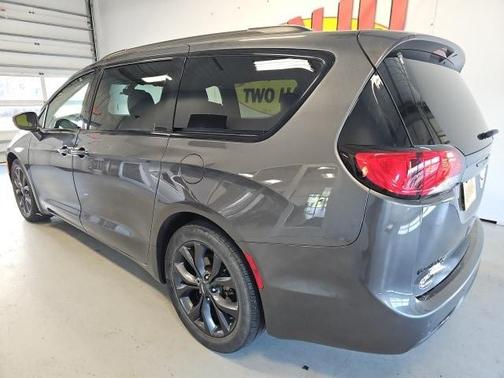 2018 Chrysler Pacifica Touring-L Plus