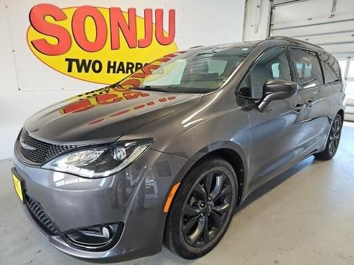 2018 Chrysler Pacifica Touring-L Plus